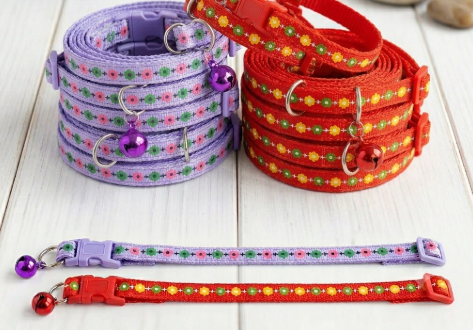 Flower-Printed Cat Collar With Bell
